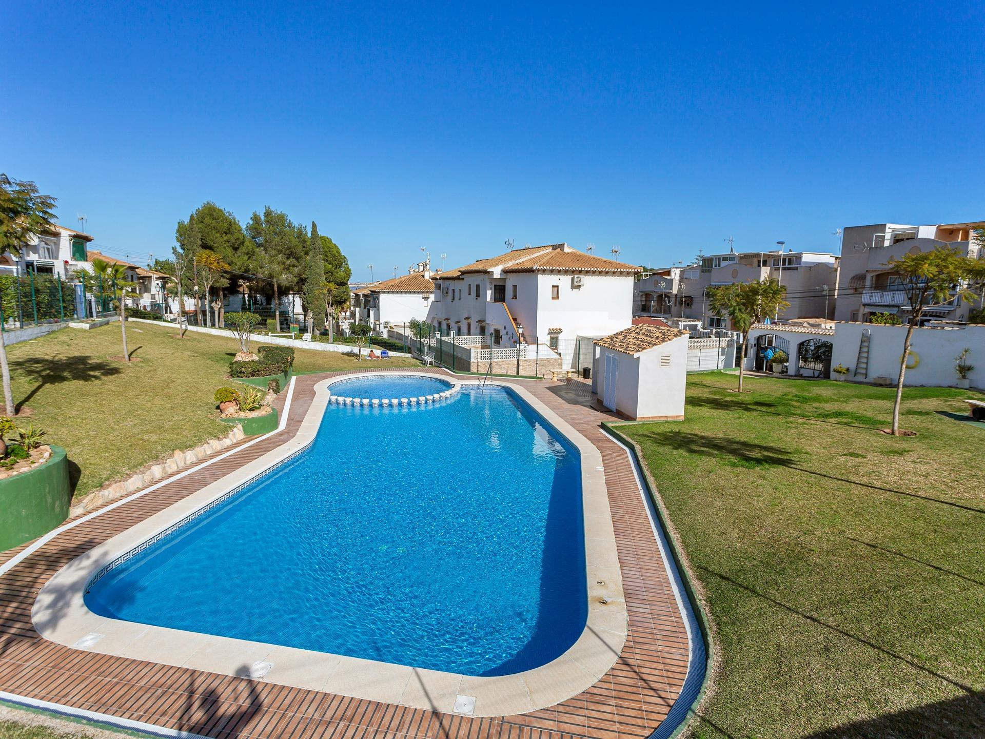 bungalow-planta-baja-en-torrevieja-21036055-6-1.jpg